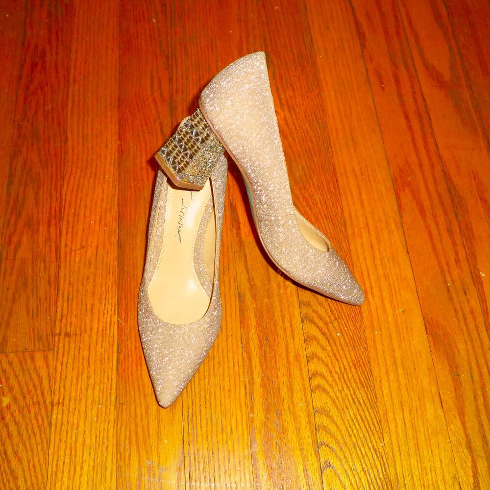 NIB! Betsy Johnson Holiday Silver/Champagne Glitter Heels, Sz.6